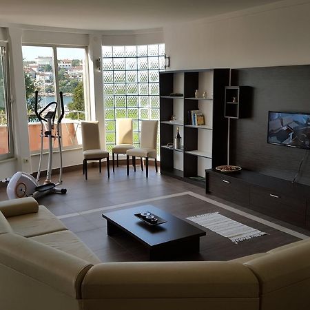 Apartments Seafront Villa プーラ エクステリア 写真